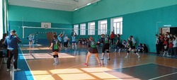 В красноярском посёлке прошёл памятный турнир по волейболу