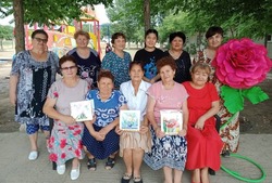 Красноярские пенсионеры приняли участие в фотоконкурсе на самую красивую клумбу