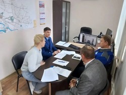 Первый зампрокурора Астраханской области провел личный приём в Красноярском округе