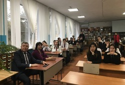 Глава Красноярского района поговорил со школьниками о важности народного единства