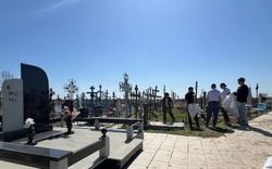 Красноярские активисты привели в порядок территорию кладбища