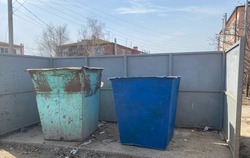 В селе Красный Яр проводят замену контейнеров