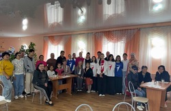 Красноярцы с особенностями здоровья изготовили окопные свечи для земляков