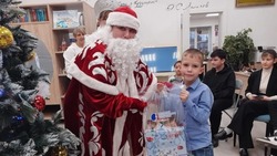 В селе Красный Яр прошли яркие новогодние представления для детей и взрослых