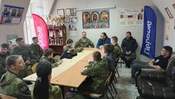 Для красноярских казаков организовали встречу с участником спецоперации