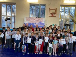 48 юных спортсменов из Красноярского района приняли участие в соревнованиях по кикбоксингу 