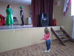 В красноярском посёлке дети сыграли в спектакле