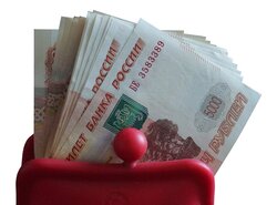 Пенсионеры начали получать единовременные выплаты в размере 10 тысяч рублей 