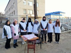 Красноярские волонтёры провели акцию «Красная ленточка»