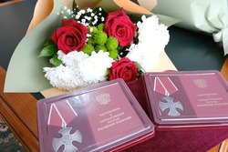 Глава Красноярского округа вручил ордена Мужества семьям погибших воинов