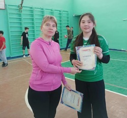 Красноярский учитель физкультуры удостоена награды главы района